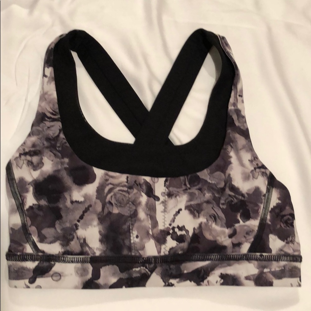 Lululemon Run Stuff Your Bra III Size 4
